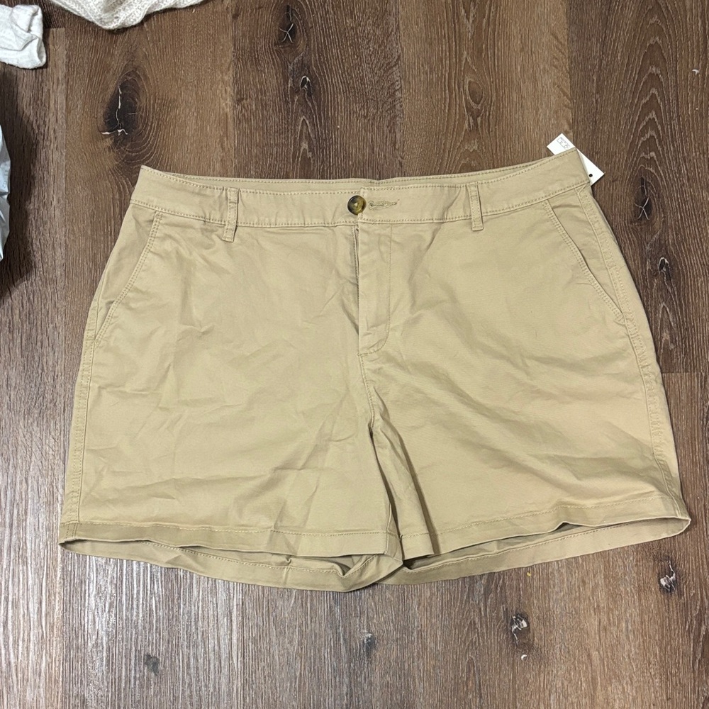 Amazon Essentials Women's Khaki Shorts